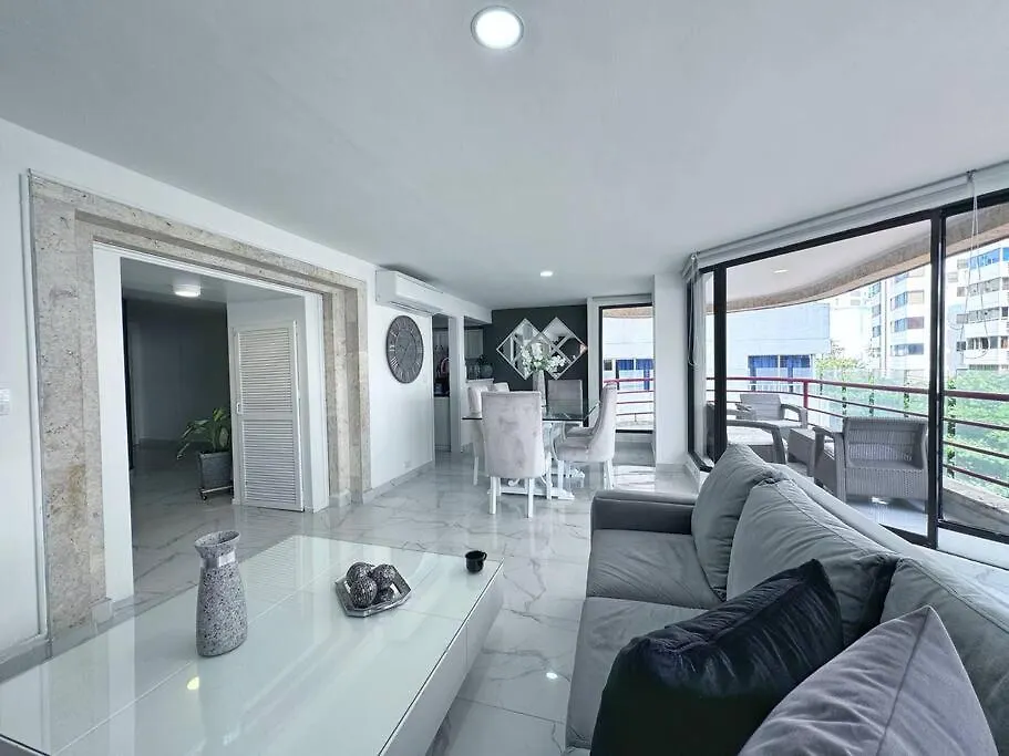 Lujoso Apartamento Cartagena El Laguito Apartment